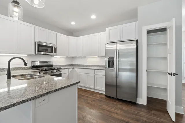 $366,900 | 144 Ashley Court, Brooklyn, MI 49230