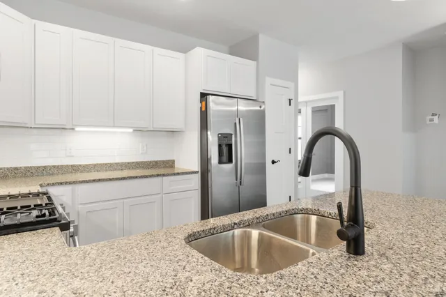 $366,900 | 144 Ashley Court, Brooklyn, MI 49230