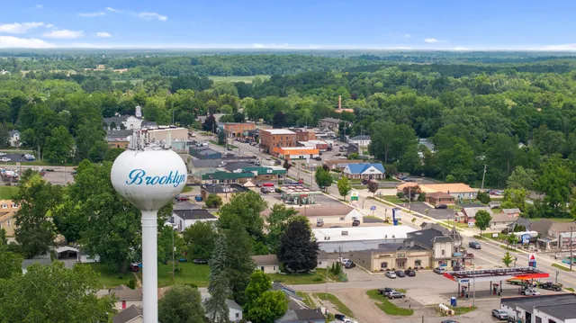 $366,900 | 144 Ashley Court, Brooklyn, MI 49230