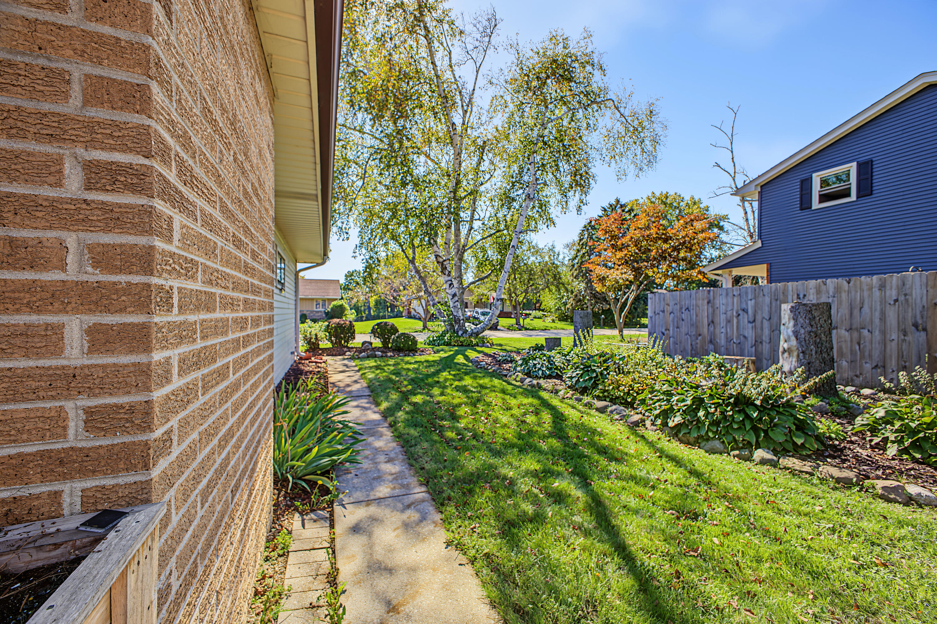3514 Waterbury Lane Racine, WI 53403 - Photo 7 of 28 9A9A3817