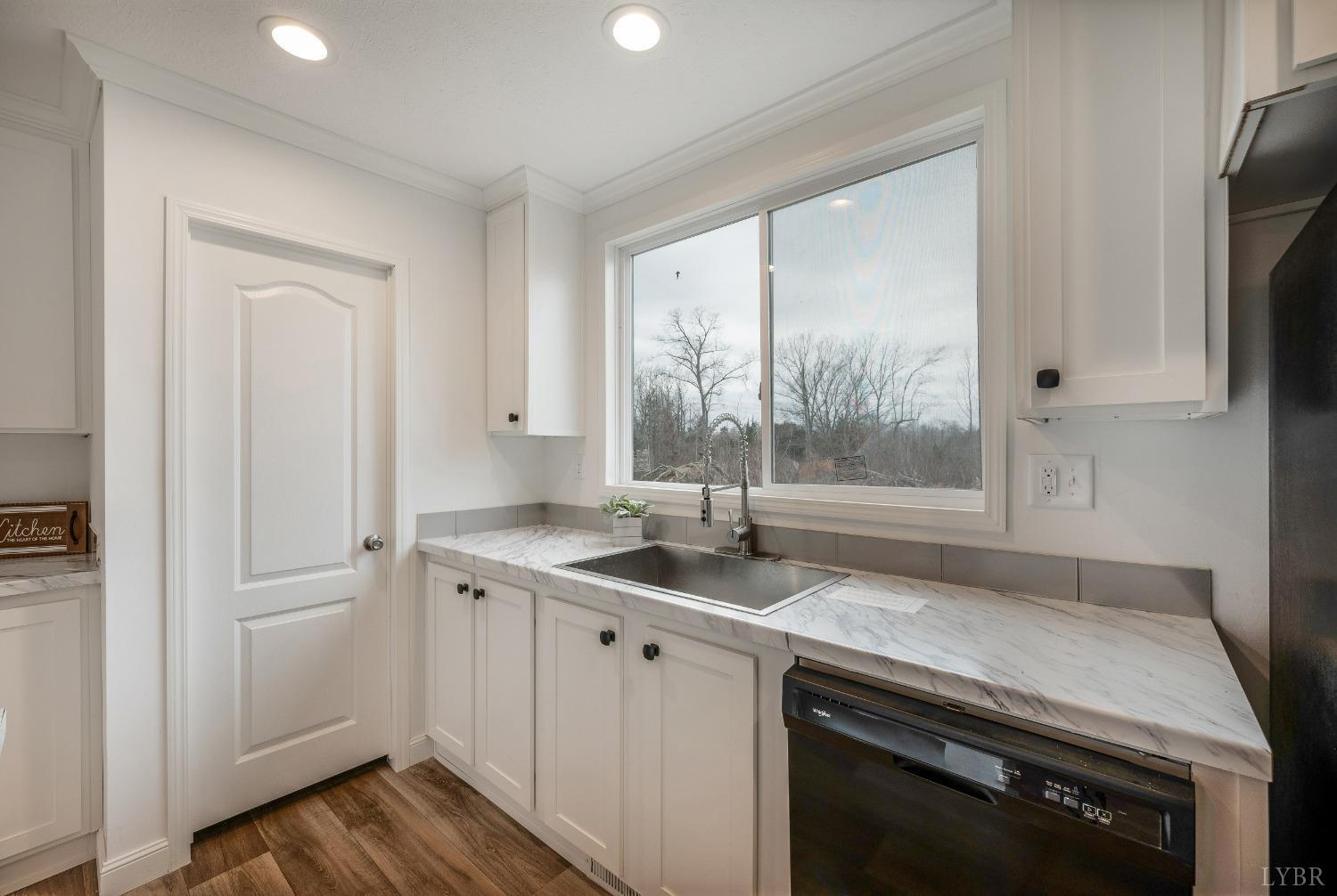 1113 Robin Road Brookneal, VA 24528 - Photo 8 of 35 Gallery Image 8