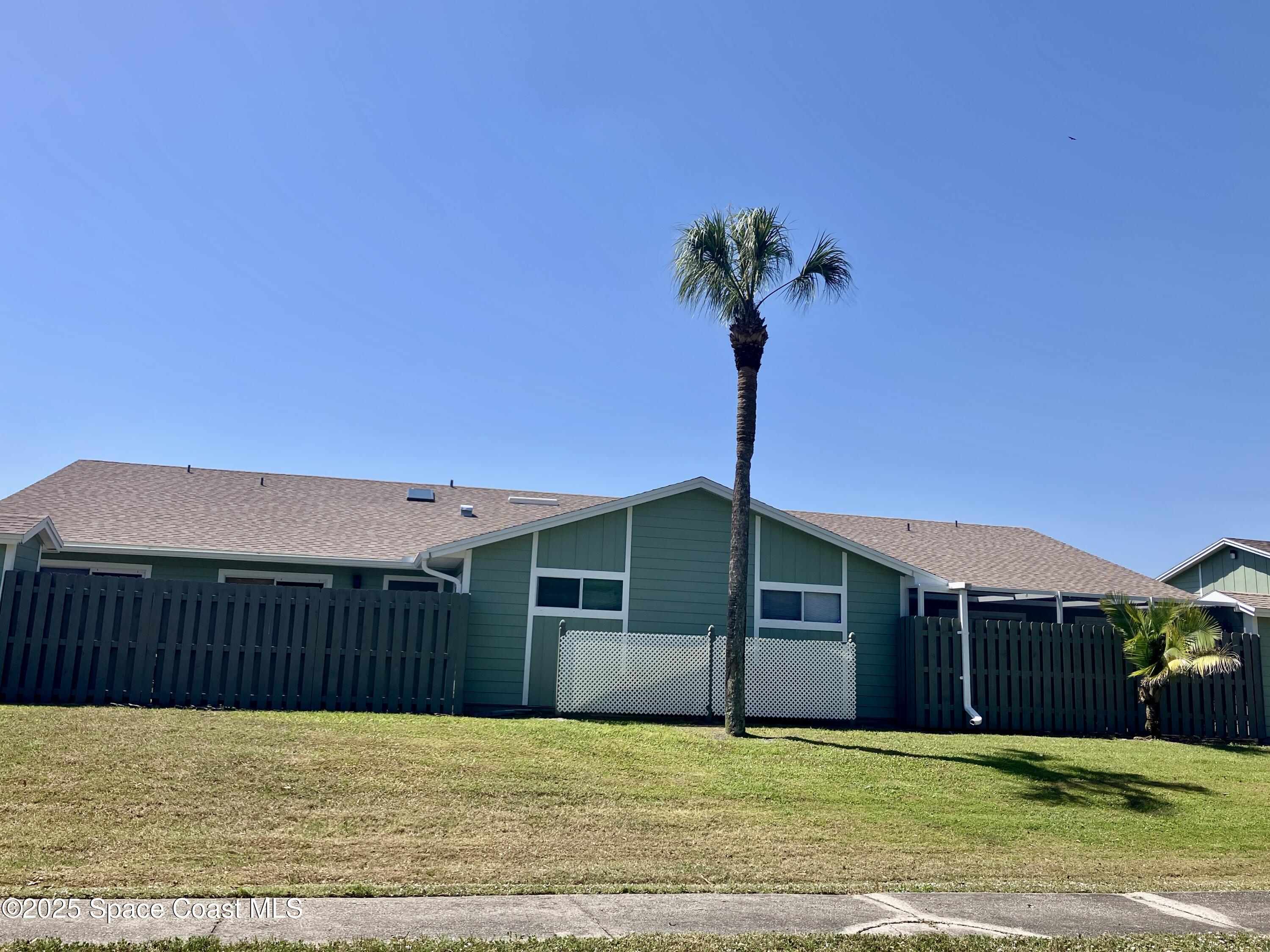 1920 Quail Ridge Court, Unit 2101 Cocoa, FL 32926 - Photo 44 of 50 New Paint color and fences