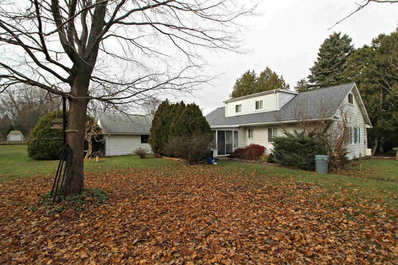 360 East River Road Flushing, MI 48433 - Photo 4 of 4