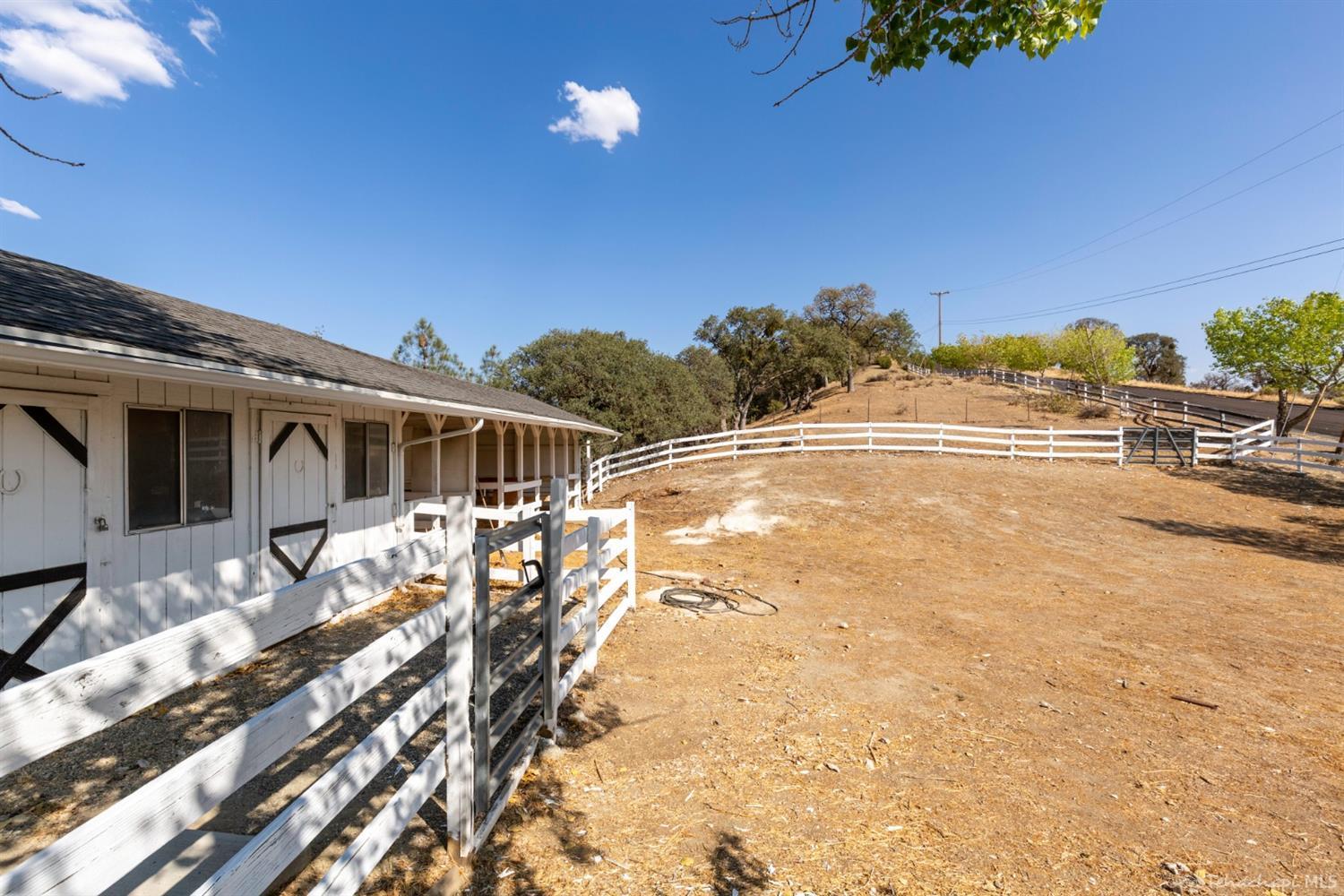 19500 Pine Ridge Drive Tehachapi, CA 93561 - Photo 24 of 29 Gallery Image 24
