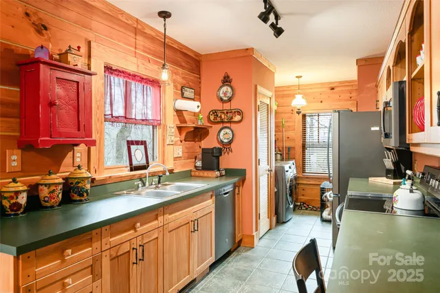 $499,000 | 75 Sugar Hill Drive, Weaverville, NC 28787