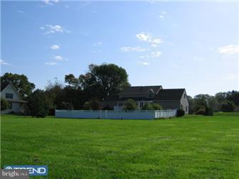 434 Pine Run Road Doylestown, PA 18901 - Photo 2 of 12 Exterior Back