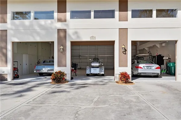 $1,975,000 | 4060 Skyway Drive, Unit 45, Naples, FL 34112