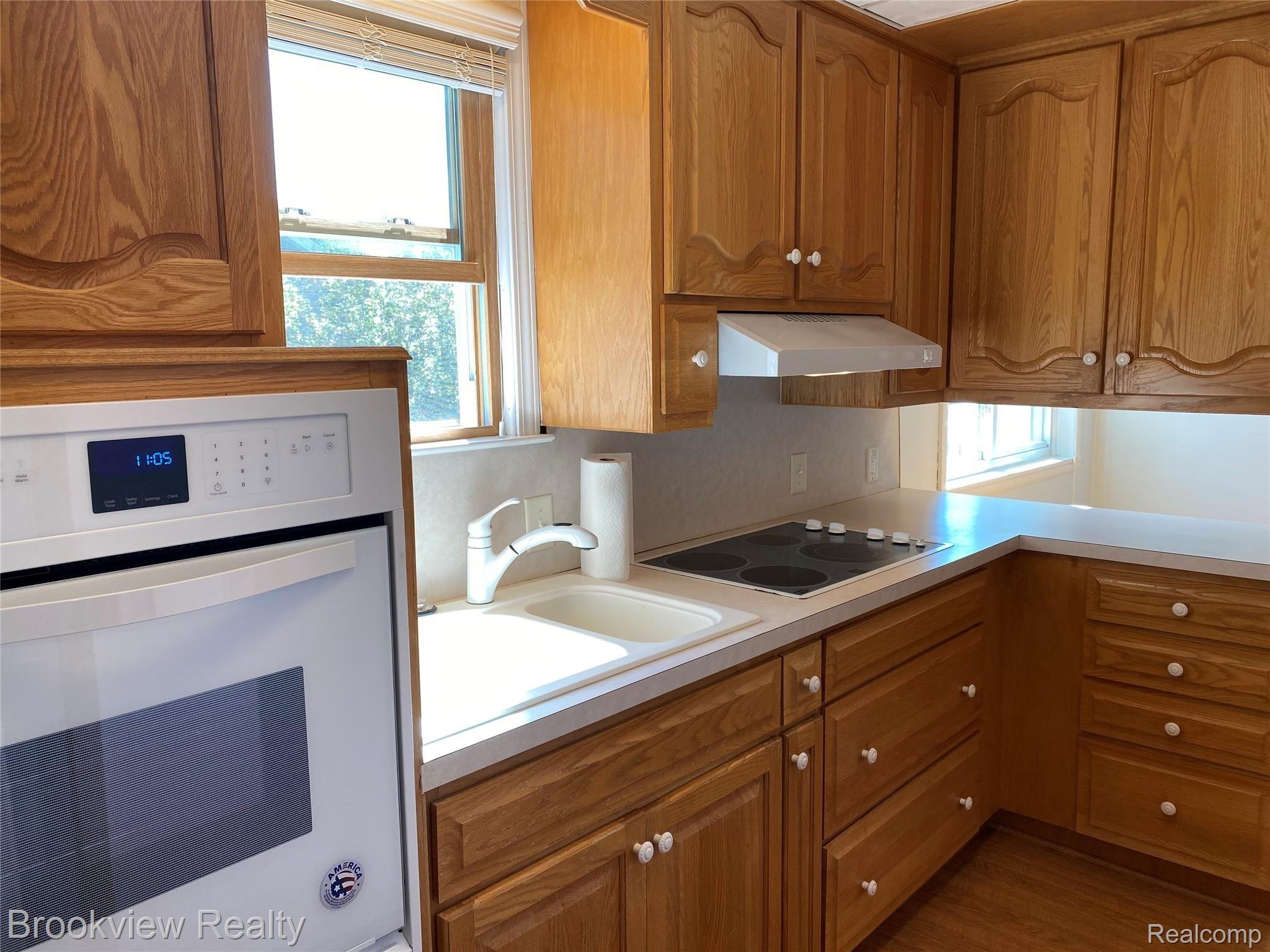 2424 West Auburn Road Rochester, MI 48309 - Photo 18 of 29 446375B1-A3EE-45FC-AA64-B2CC3CD41534.jpeg