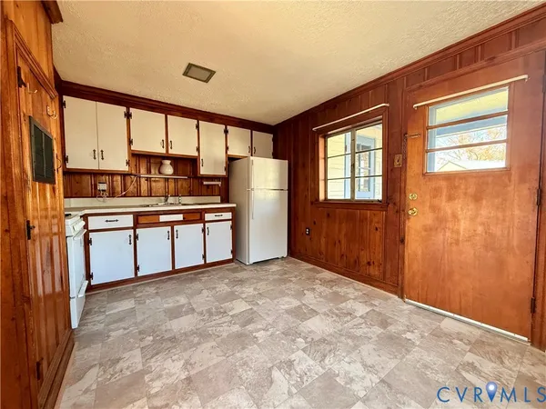 $1,150 | 406 Bradsher Avenue, Unit A, Colonial Heights, VA 23834