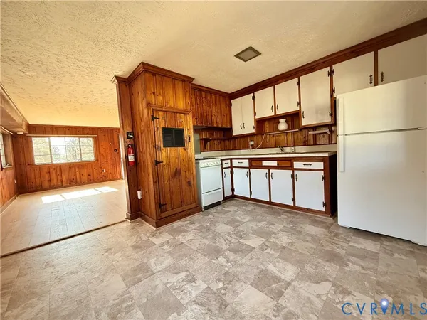 $1,150 | 406 Bradsher Avenue, Unit A, Colonial Heights, VA 23834