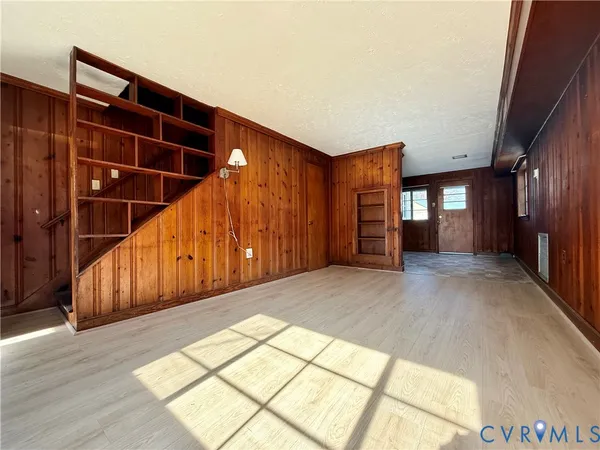 $1,150 | 406 Bradsher Avenue, Unit A, Colonial Heights, VA 23834