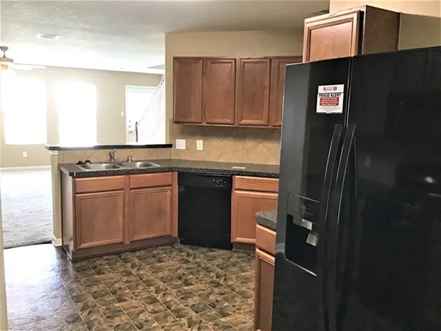 $2,145 | 16843 Blackberry Lily Lane, Conroe, TX 77385