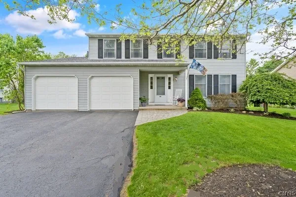 $350,000 | 7203 Kendall Drive East, Manlius, NY 13057