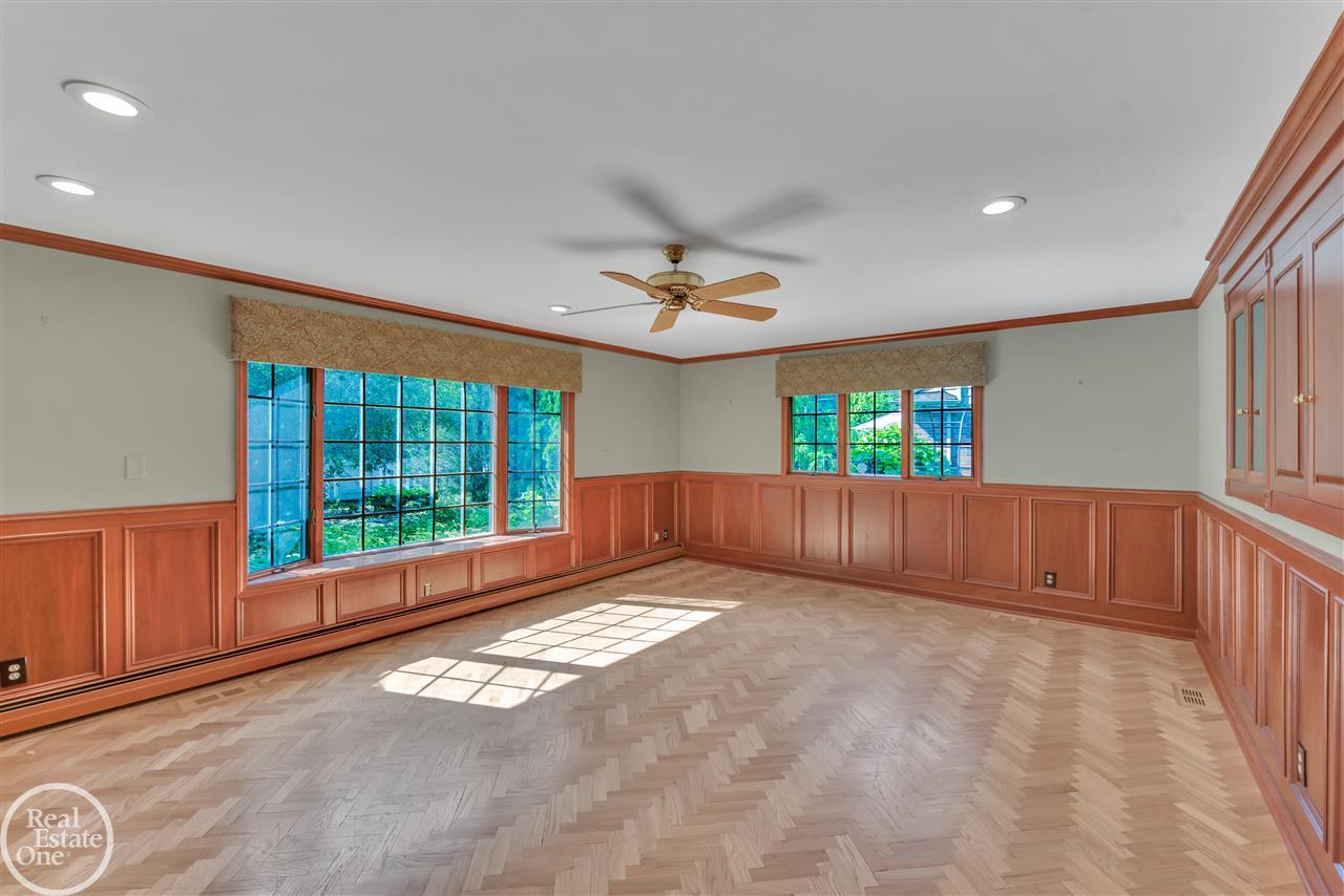 747 Ballantyne Road Grosse Pointe Shores, MI 48236 - Photo 8 of 46
