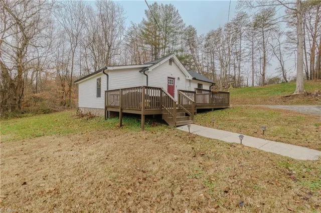 $229,900 | 386 Lovers Lane, Mount Airy, NC 27030