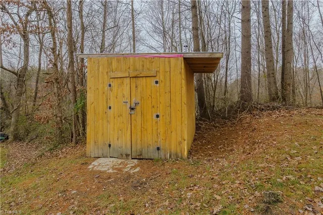 $229,900 | 386 Lovers Lane, Mount Airy, NC 27030