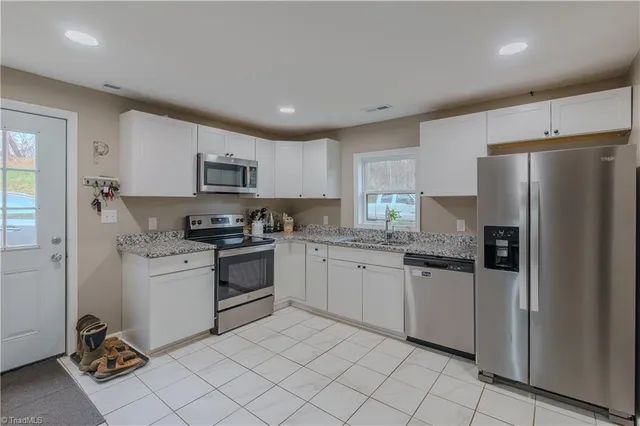 $229,900 | 386 Lovers Lane, Mount Airy, NC 27030