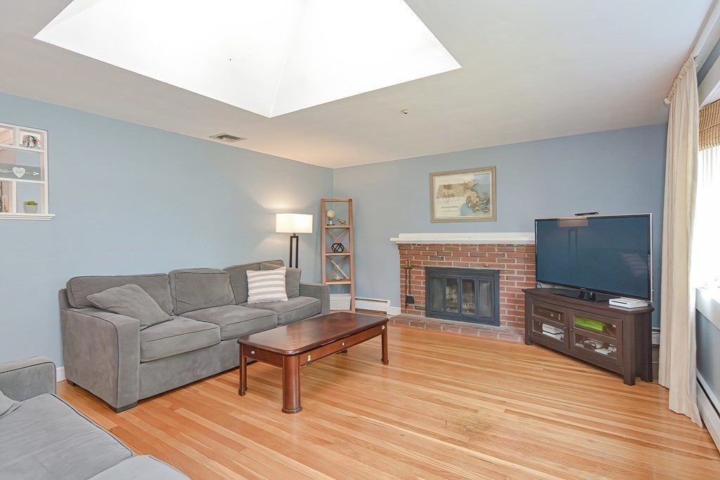 7 Merriam Road Framingham, MA 01701 - Photo 5 of 41 Gallery Image 5