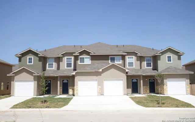 $1,300 | 16806 Showdown Path, Unit 1, Selma, TX 78154