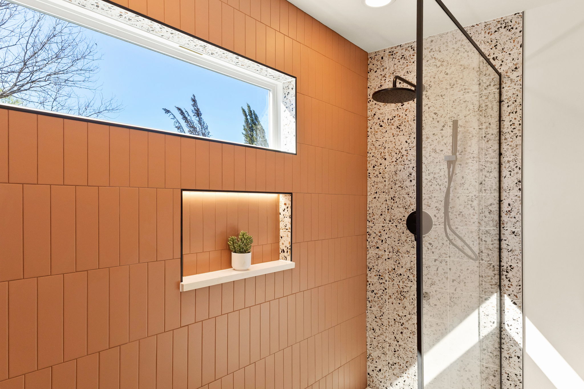 4409 Scottsdale Road Austin, TX 78721 - Photo 27 of 39 Primary Bath
