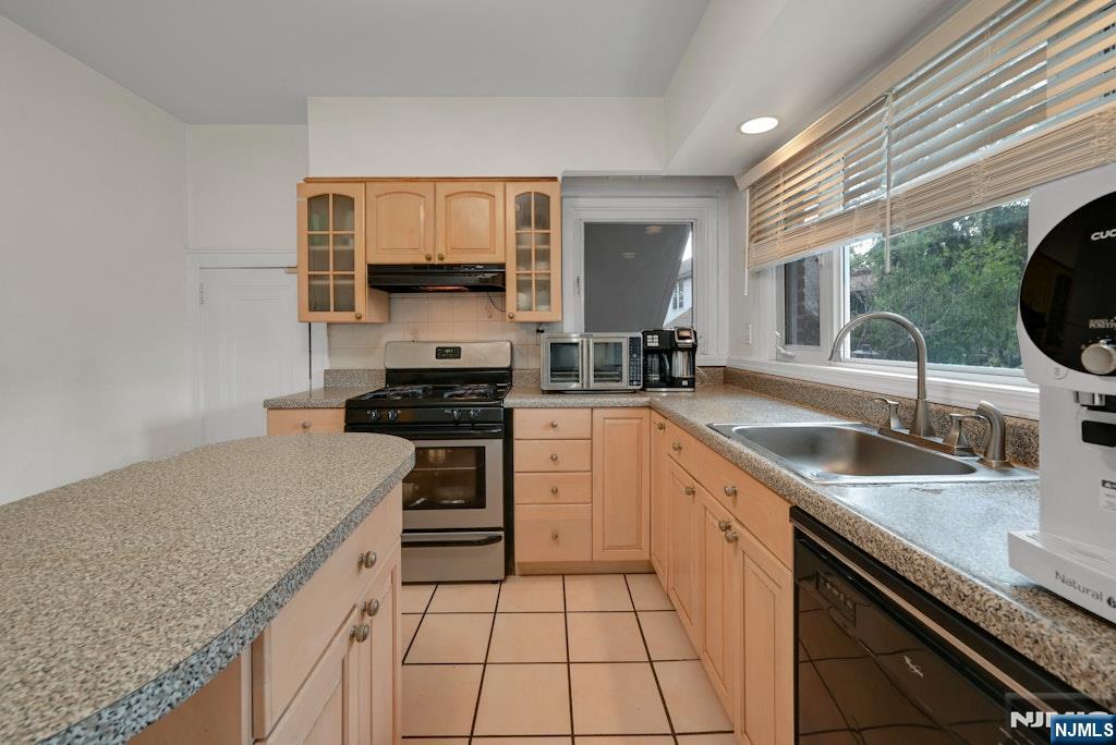 497 Oakdene Avenue Ridgefield, NJ 07657 - Photo 17 of 35 Gallery Image 17