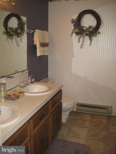 525 Summit Point Road Berryville, VA 22611 - Photo 11 of 29 Bath #1