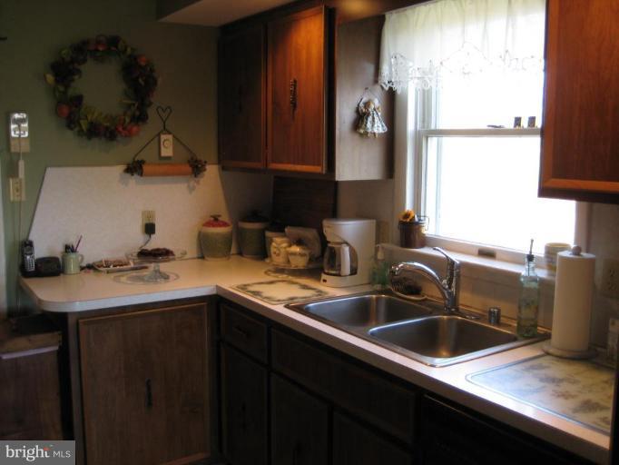 525 Summit Point Road Berryville, VA 22611 - Photo 12 of 29 Kitchen