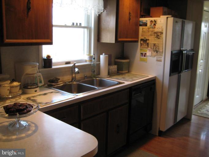 525 Summit Point Road Berryville, VA 22611 - Photo 14 of 29 Kitchen #3