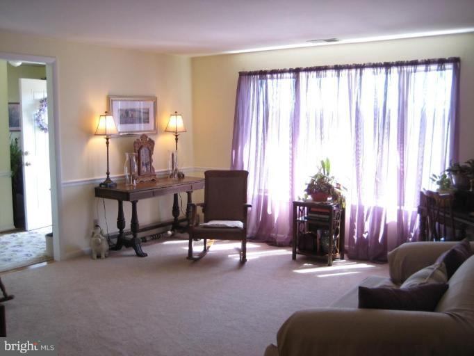525 Summit Point Road Berryville, VA 22611 - Photo 16 of 29 Living Room