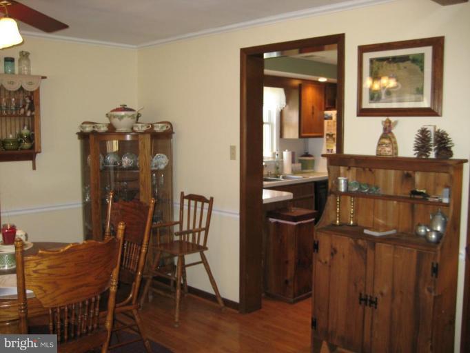 525 Summit Point Road Berryville, VA 22611 - Photo 6 of 29 Dining Area