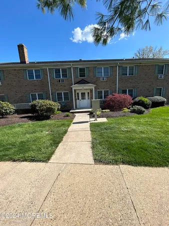 $1,950 | 4 Windsor Terrace, Unit B, Freehold, NJ 07728