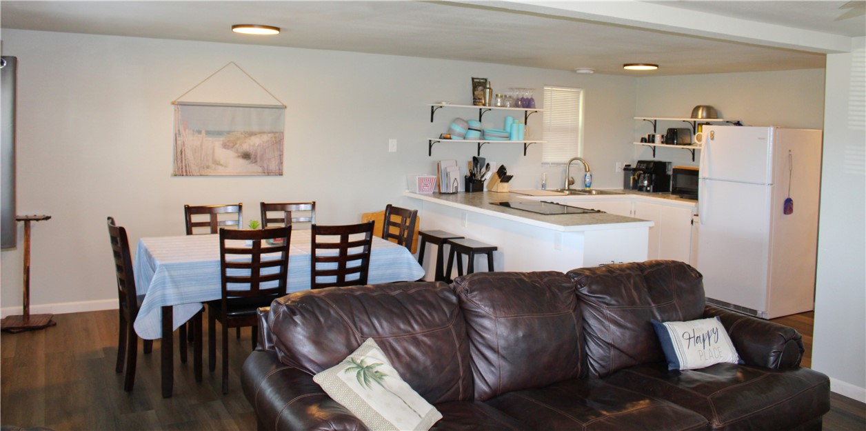 1280 East County Road 2328 Riviera, TX 78379 - Photo 5 of 18 Large Dining area
