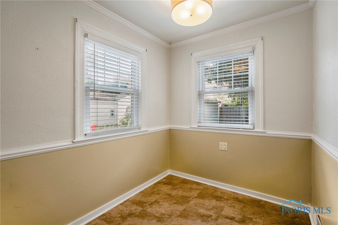 3735 Bowen Road Toledo, OH 43613 - Photo 14 of 33 breakfast nook