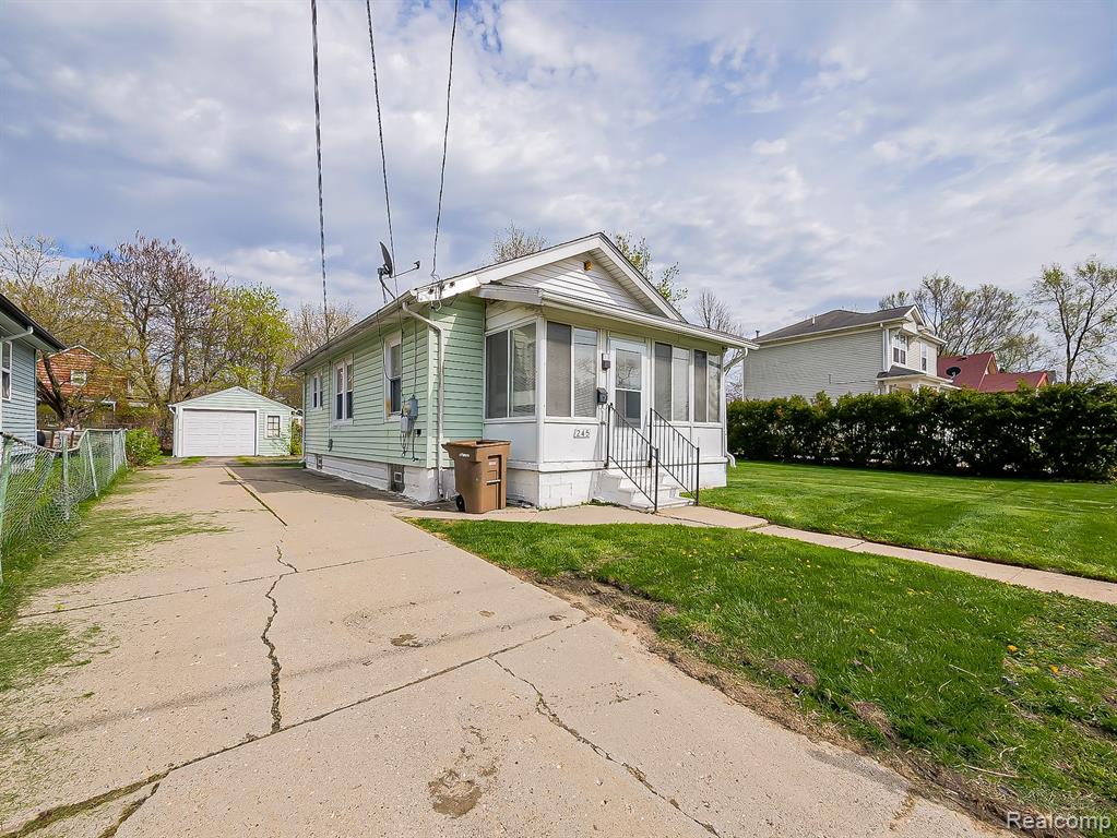 245 South Edith Street Pontiac, MI 48342 - Photo 22 of 30