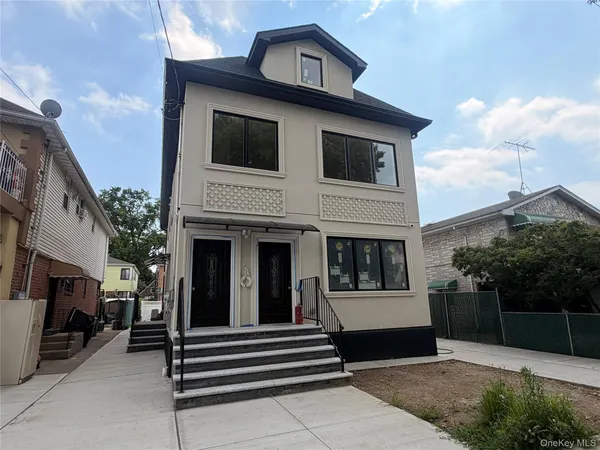 $3,700 | 164-16 75th Road, Unit 1 | Hillcrest