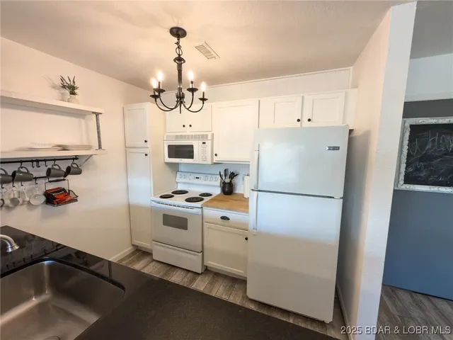 $230,000 | 123 Barba Le Lane, Unit 1B, Lake Ozark, MO 65049