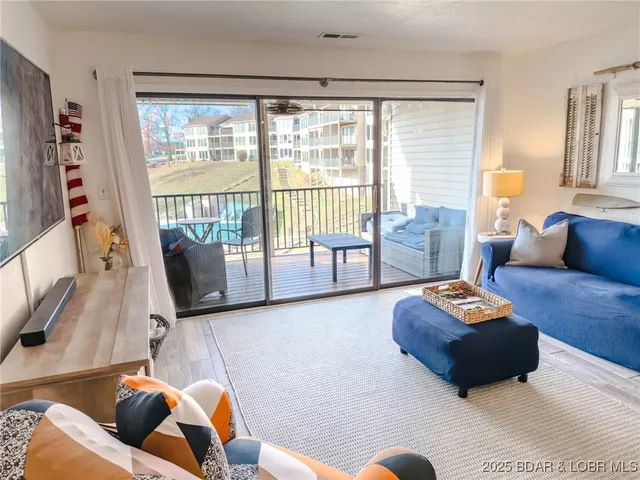 $230,000 | 123 Barba Le Lane, Unit 1B, Lake Ozark, MO 65049