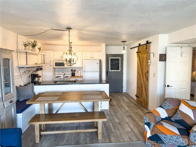 $230,000 | 123 Barba Le Lane, Unit 1B, Lake Ozark, MO 65049