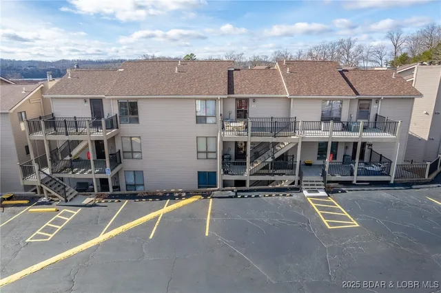 $230,000 | 123 Barba Le Lane, Unit 1B, Lake Ozark, MO 65049