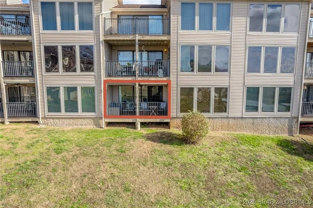 $230,000 | 123 Barba Le Lane, Unit 1B, Lake Ozark, MO 65049