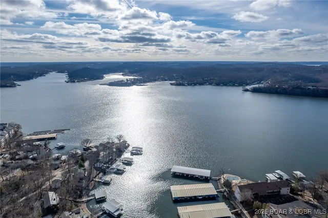 $230,000 | 123 Barba Le Lane, Unit 1B, Lake Ozark, MO 65049
