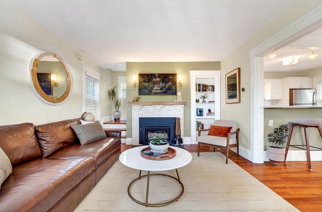 214 Laurel Street Melrose, MA 02176 - Photo 4 of 37
