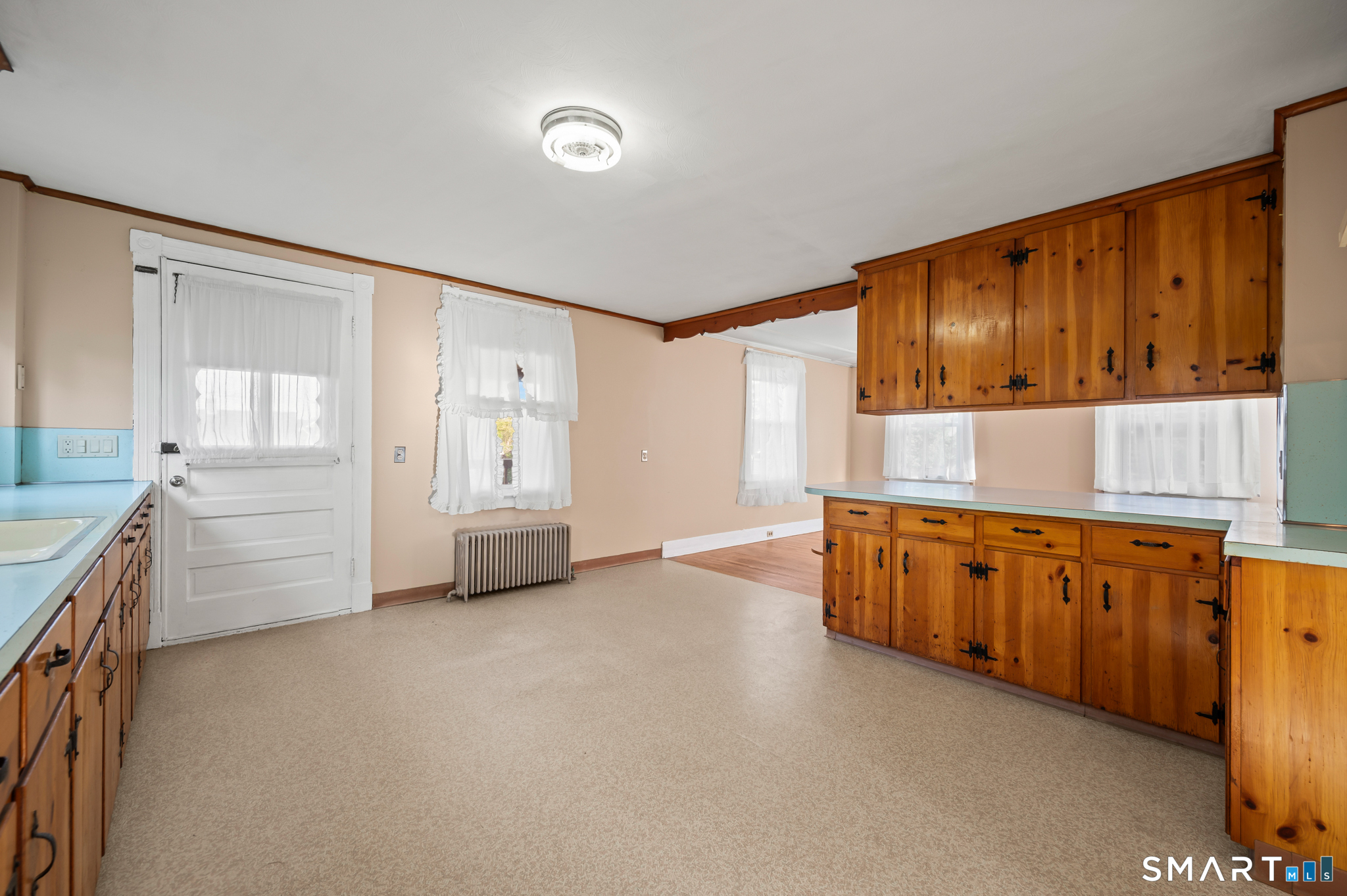 64 High Street Middletown, CT 06457 - Photo 4 of 39