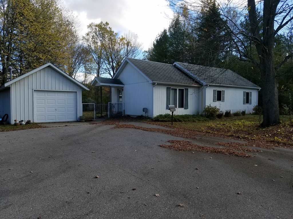 6239 South Mission Road Mount Pleasant, MI 48858 - Photo 2 of 18 1840019-1.JPG