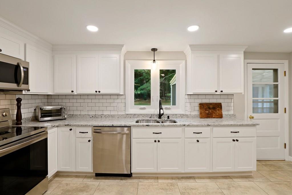 4 McMahon Road Bedford, MA 01730 - Photo 14 of 40 Gallery Image 14