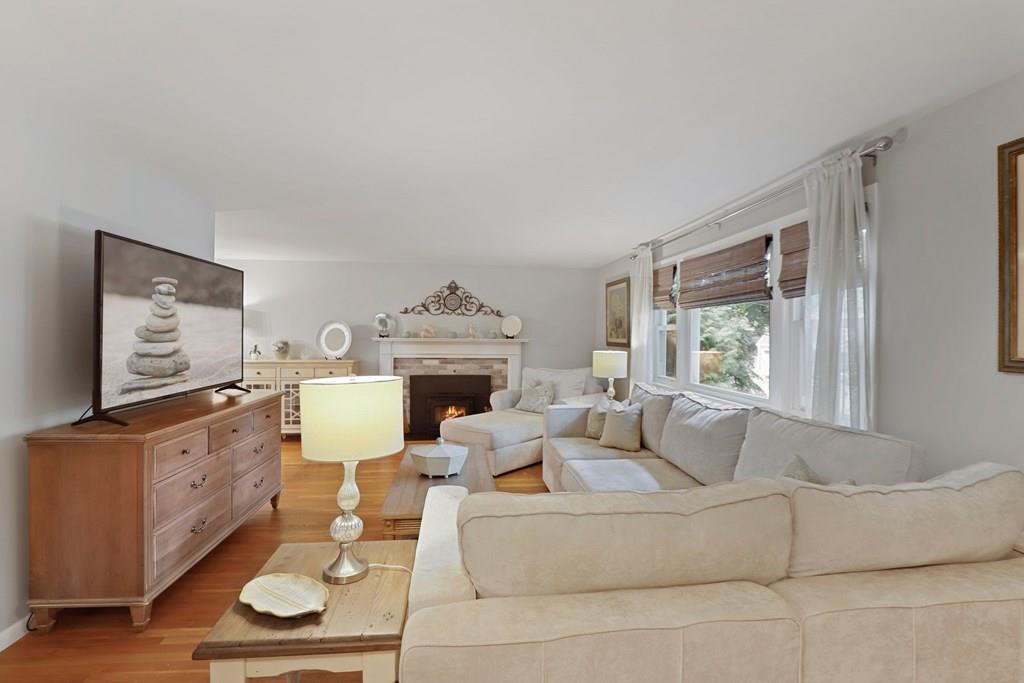 4 McMahon Road Bedford, MA 01730 - Photo 6 of 40 Gallery Image 6