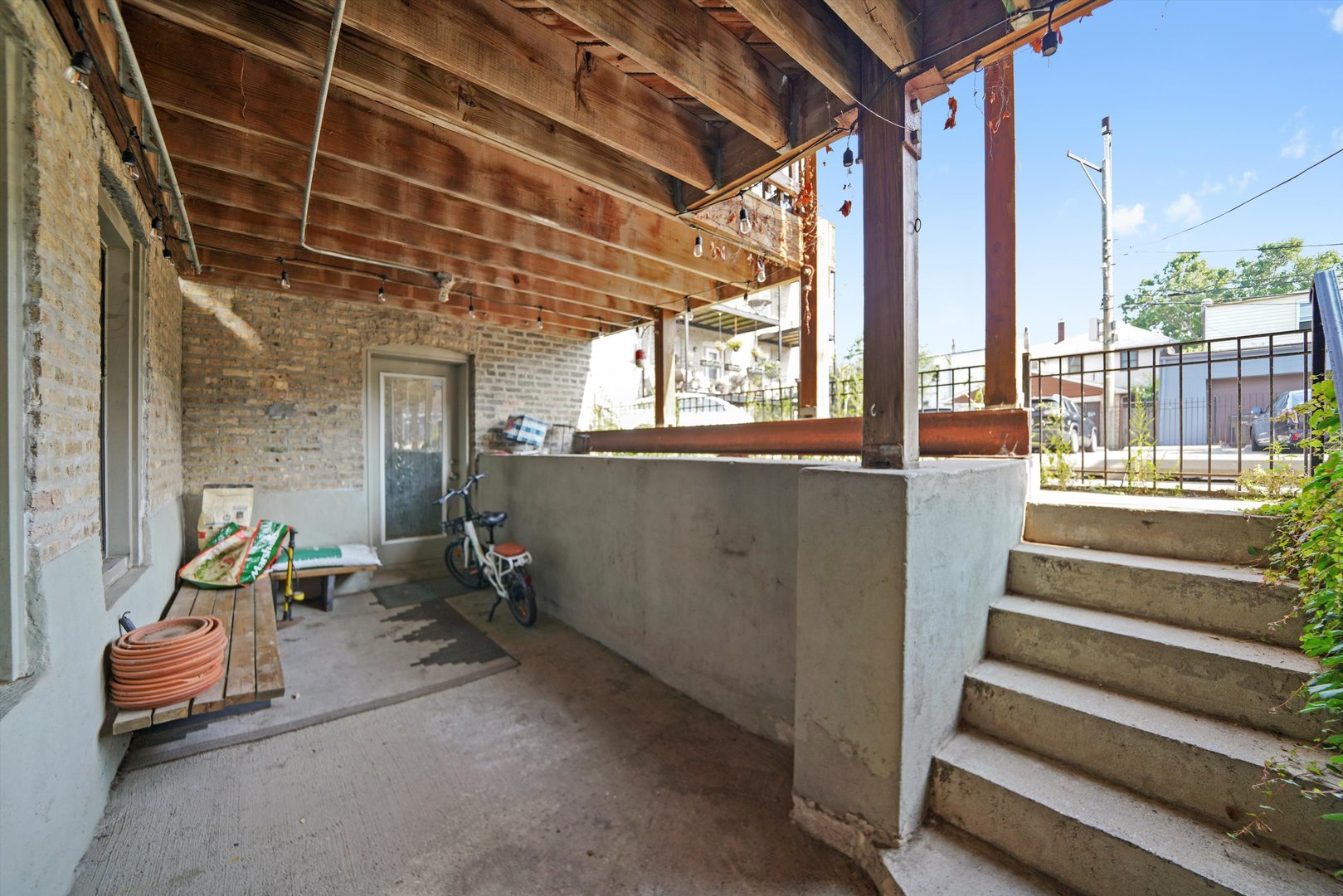 1627 West Columbia Avenue, Unit GW Chicago, IL 60626 - Photo 17 of 28 a view of outdoor seating