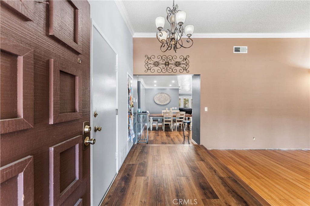 16035 Circle Diamond Road Sylmar, CA 91342 - Photo 14 of 87