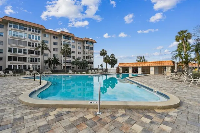 $1,100,000 | 634 Edgewater Drive, Unit 844, Dunedin, FL 34698