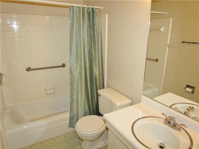 1540 Shadowood Lane Raleigh, NC 27612 - Photo 18 of 25 Gallery Image 18